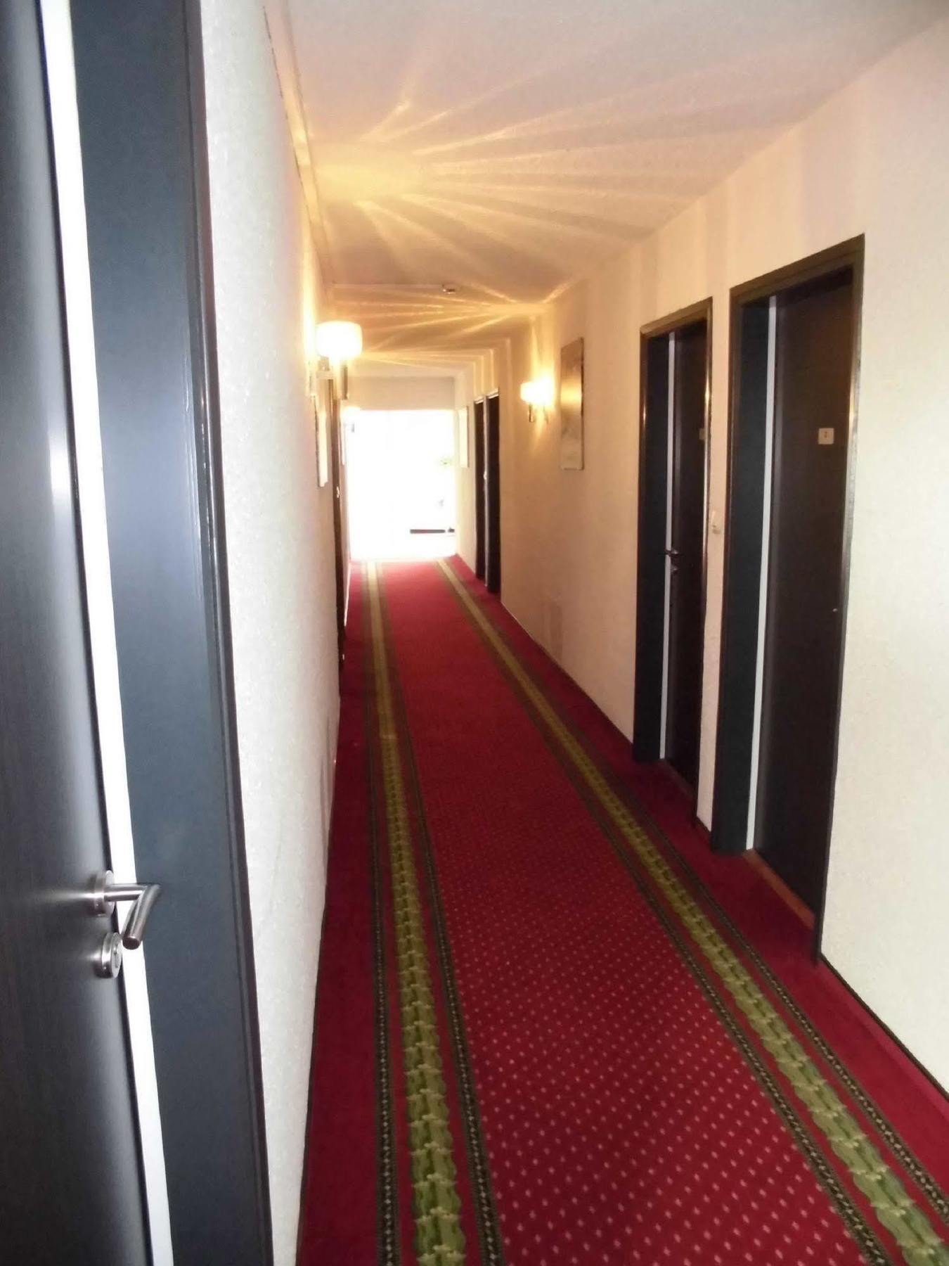 Hotel Le Шаллан Экстерьер фото